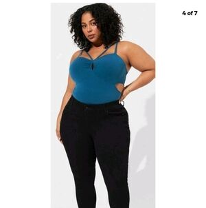 NWOT TORRID 2X Studio Knit Sweetheart Strappy Cut Out Bodysuit